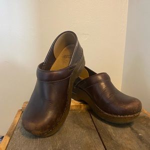Dansko clog size 36